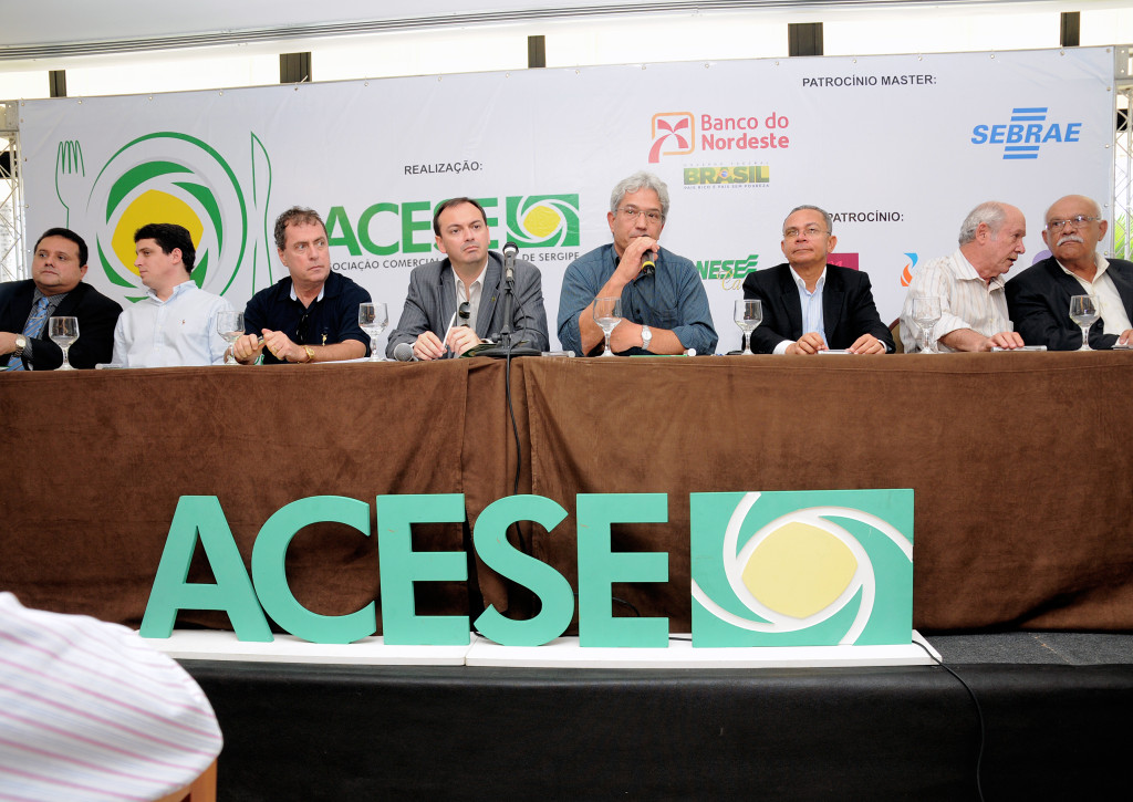 ACESE debate ações do SEBRAE para micro e pequena empresa no Almoço com Empresários